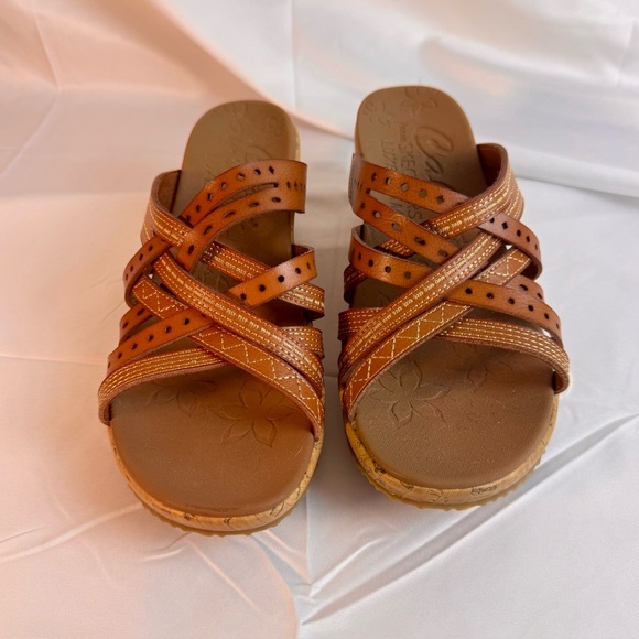 NWOT Skechers Women’s Beverlee-Tiger Posse Wedge Sandals Size 9 - Picture 1 of 7